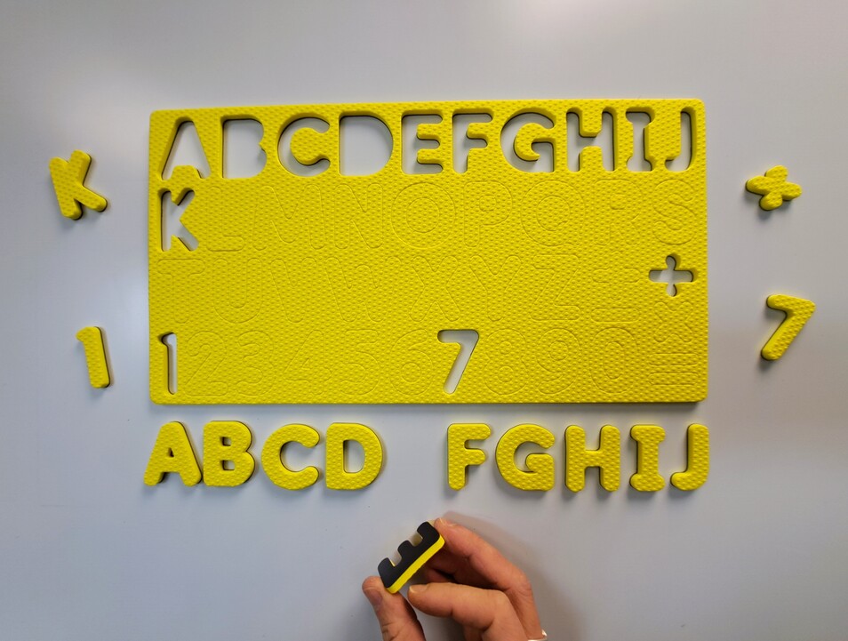 Alphabet + chiffres magnétiques en mousse