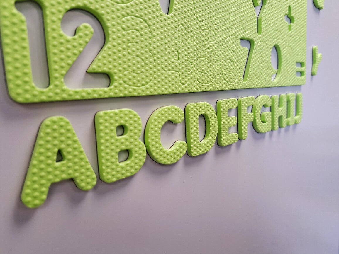 Alphabet + chiffres magnétiques en mousse